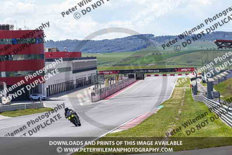 cadwell no limits trackday;cadwell park;cadwell park photographs;cadwell trackday photographs;enduro digital images;event digital images;eventdigitalimages;navarra;no limits trackdays;peter wileman photography;racing digital images;trackday digital images;trackday photos